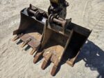 Mini-Pelle Caterpillar 301.7CR d’Occasion – 1,8T (2021) avec 3 Godets et Remorque – Image 4